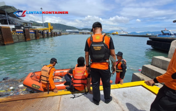 Penumpang Jatuh dari Kapal Feri di Merak, Tim SAR Cari Korban