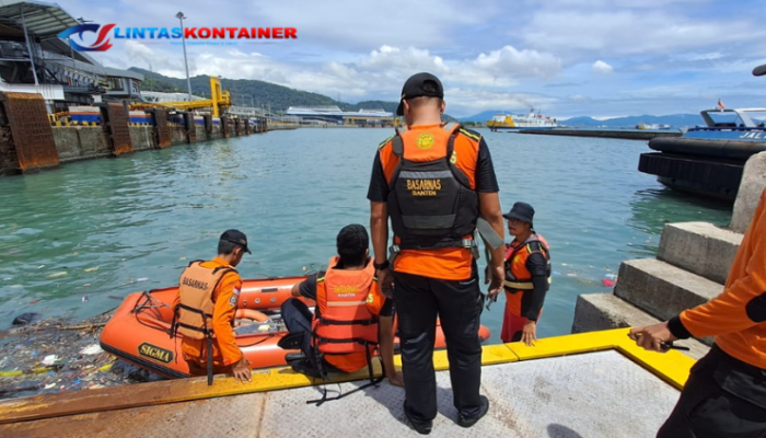 Penumpang Jatuh dari Kapal Feri di Merak, Tim SAR Cari Korban