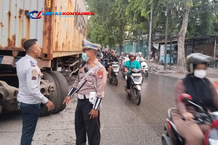 Kecelakaan Maut Motor vs Truk Kontainer di Ringroad Cengkareng, Jakarta Barat: 2 Tewas