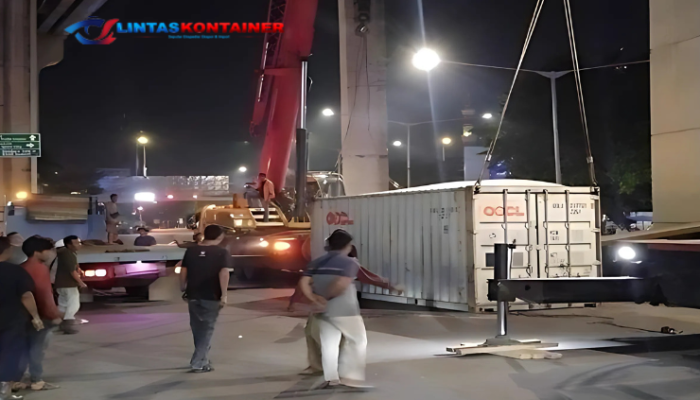 Truk Kontainer Tabrak Tiang LRT di Palembang, Mengakibatkan Kerusakan dan Gangguan Lalu Lintas