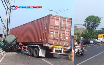 Kecelakaan Truk Kontainer Tabrak Tiang Lampu di Tol JORR Cakung, Sopir Terjepit dan Lalu Lintas Terganggu