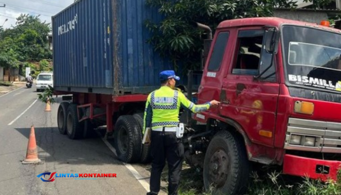 Kronologi Kecelakaan Dua Truk Kontainer di Mantingan, Jepara