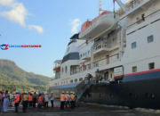 Kapal Pesiar Sandar di Pelabuhan Tanjung Wangi Bawa Ratusan Wisatawan