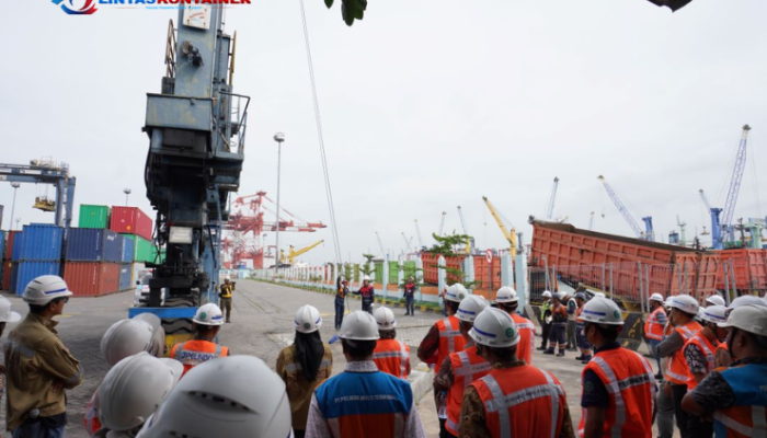 Pelindo Gelar Pelatihan Vertical Rescue untuk Tingkatkan Keselamatan Kerja