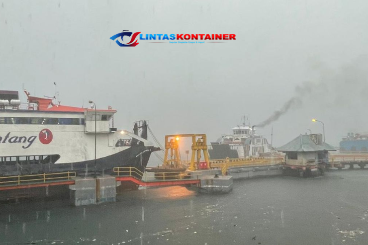 Cuaca Ekstrem di Selat Bali, Pelabuhan Gilimanuk Sempat Tutup Penyebrangan