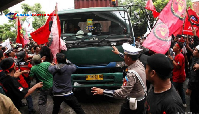 Kericuhan Sopir Truk dan Demo di Tanjung Priok