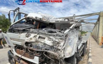 Truk Kontainer Alami Laka Tunggal di KM.13 Balikpapan, Simak Penjelasannya!