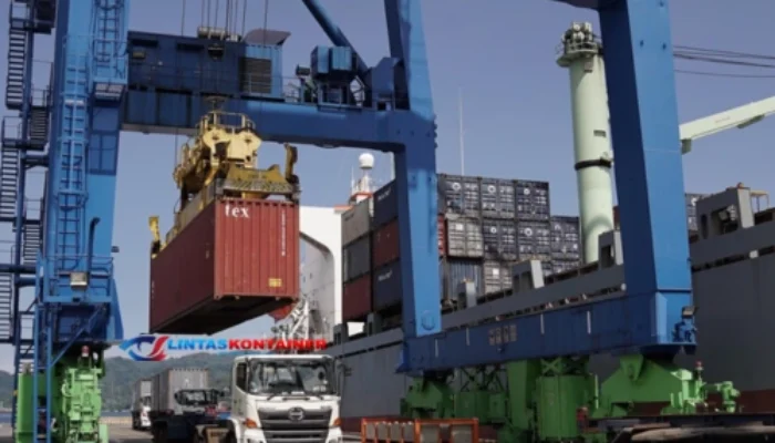 Pelindo Petikemas Gencar Gelar Program CSR di Sekitar Pelabuhan