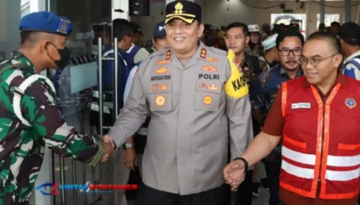 Kapolres Tanjung Priok Patroli! Amankan Pelabuhan Jelang Arus Padat