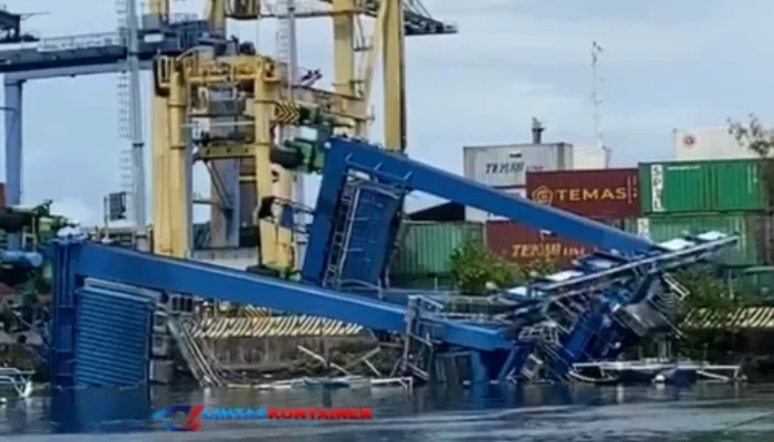 Terminal Bitung Geger! Alat Bongkar Kontainer Roboh Saat Beroperasi