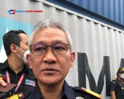 Polres Priok Bantu Keluarga Depok yang Telantar di Pelabuhan Pulang ke Rumah!