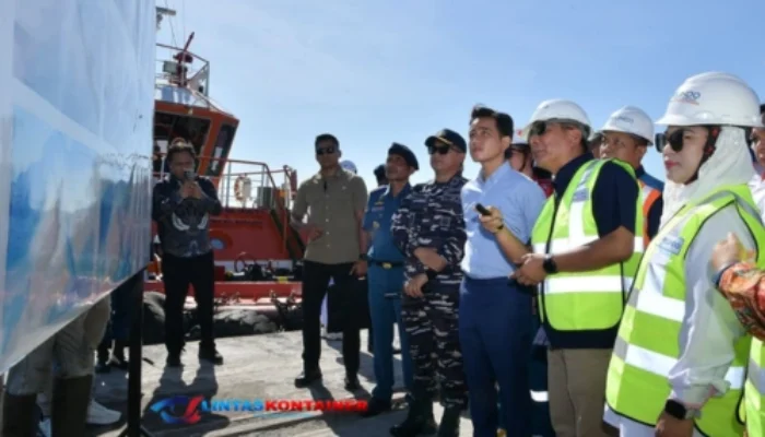 BBM & Logistik Terganggu, Gibran Tinjau Pelabuhan Pulau Baai!
