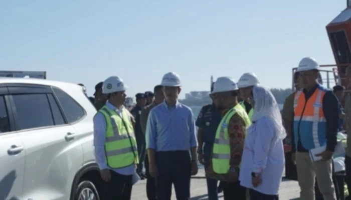 BBM & Logistik Terganggu, Gibran Tinjau Pelabuhan Pulau Baai!