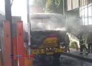 Truk Kontainer Terbakar di Tol Mabar I, Diduga Akibat Korsleting!