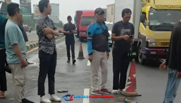 Kecelakaan Tragis! Pemotor Terlindas Truk Kontainer di Jalan Raya Bogor
