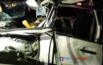 Maut di Pancana! Minibus Hantam Truk Kontainer, 3 Tewas
