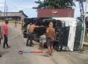 Ngantuk! Sopir Truk Kontainer Terguling di Jalur Majene-Mamuju