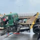 Truk Kontainer Tabrak Pembatas di Tol JORR Jakut, Sopir Diduga Lengah!