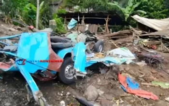 Kecelakaan Maut di Purworejo: Truk Tronton Tabrak Angkot, 11 Tewas dan 6 Luka-luka
