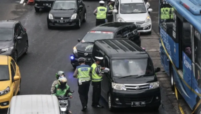 Ganjil Genap Jakarta: Berlaku Hari Ini? Simak Aturan Lengkapnya!
