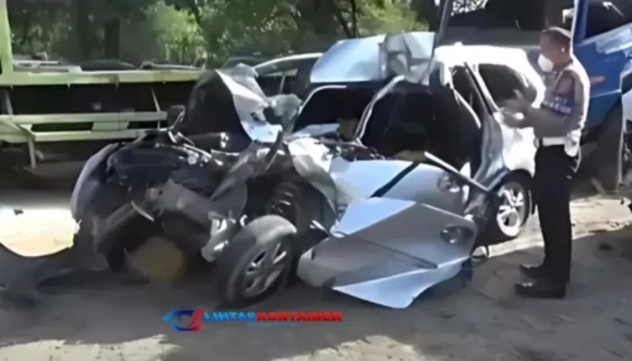 Truk Kontainer Tabrakan Beruntun dengan 5 Mobil, Satu Orang Luka Ringan