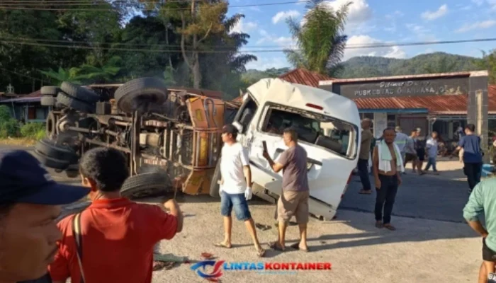 Truk Kontainer Tabrakan Beruntun dengan 5 Mobil, Satu Orang Luka Ringan