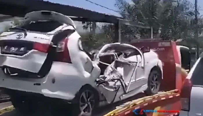 Kecelakaan Maut di Tol Jagorawi: Pengemudi Honda City Kritis Usai Tabrak Truk Kontainer