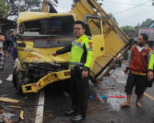 Kecelakaan Beruntun Tewaskan 1 Orang di Tulungagung, Sopir Truk Kabur