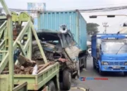 Sopir Tak Fokus, Truk Tabrak 2 Kendaraan di Patung Sapi Pandaan