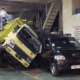 Truk Muatan Pisang Terguling di Kapal Gilimanuk: Gelombang Tinggi Jadi Biang Kerok!