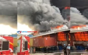 PT Agro Raya Mas Medan Terbakar Hebat, Truk Kontainer Dievakuasi