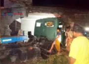 Truk Kontainer Tabrak Rumah Warga di Jepara, Untung Tak Ada Korban Jiwa!