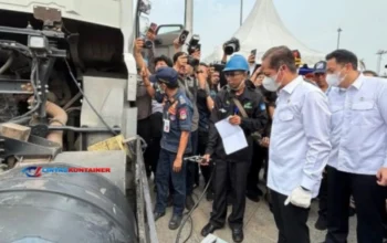 Tekan Polusi, Kendaraan Pelabuhan Diuji Emisi