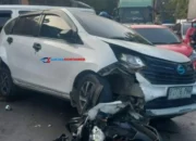 Truk Kontainer Rem Blong, Picu Tabrakan Beruntun di Jaktim