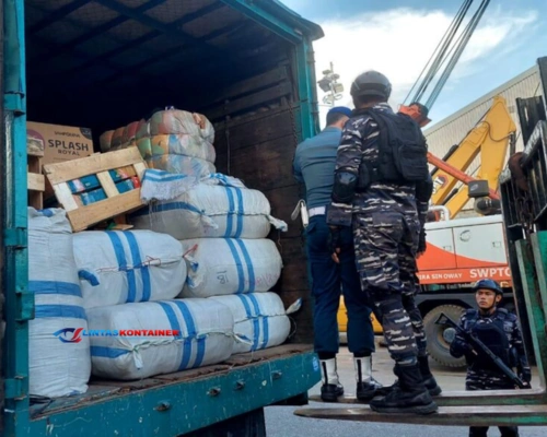 TNI AL Gagalkan Penyelundupan Enam Kontainer Ballpress Asal Malaysia