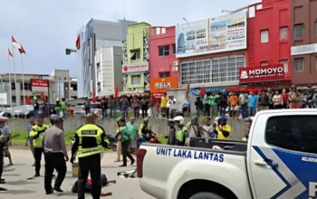 Kecelakaan di Batam Hari Ini Libatkan Truk Kontainer, Pengendara Viar Terkapar