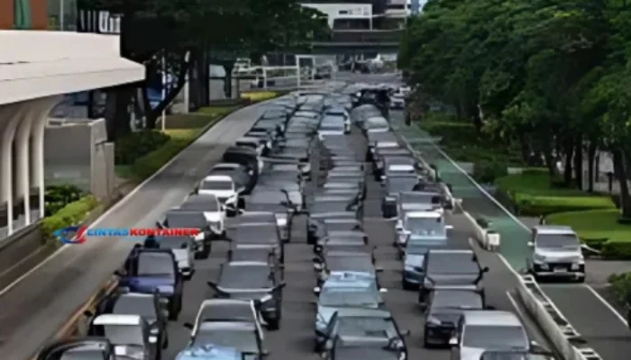 Dompet Terkuras! Biaya Transportasi Warga Jabodetabek Tembus Rp1,9 Juta per Bulan