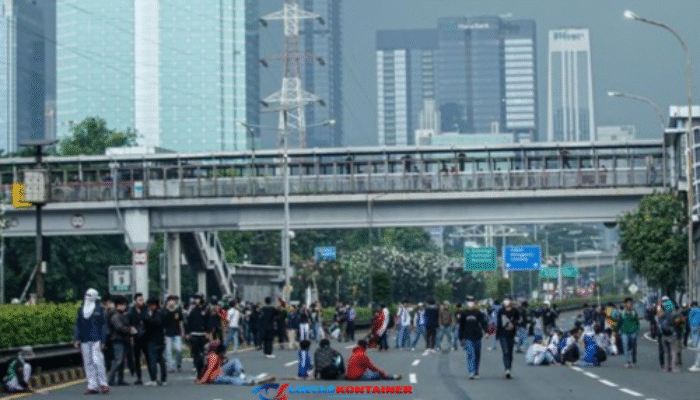 Jembatan Layang di Jakarta Jadi Pusat Demo