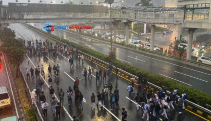 Jembatan Layang di Jakarta Jadi Pusat Demo
