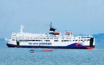 Kapal Dalom Tiba di Merak: Tonggak Baru Transportasi Lampung!