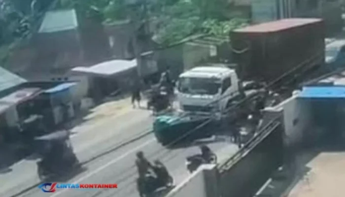 Tragedi di Gorontalo: Truk Kontainer Tabrak Bentor, 1 Orang Tewas
