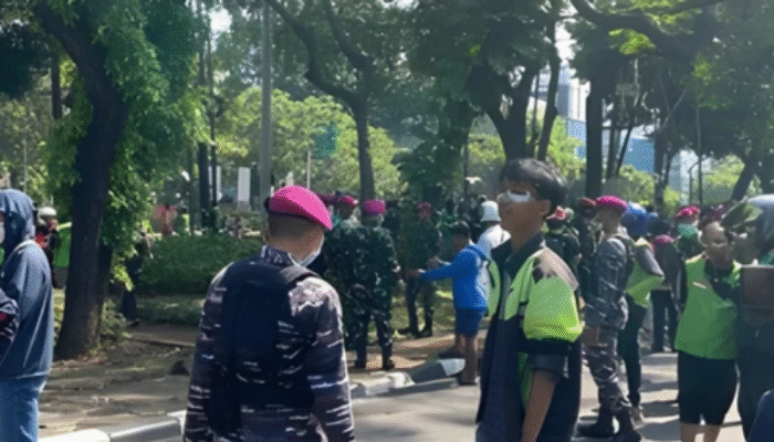 Mako Brimob Kwitang Kembali Didemo Massa: TNI Siaga, Situasi Memanas di Jakarta Pusat