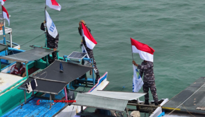 80 Kapal Nelayan Semarakkan HUT ke-80 RI di Pelabuhan Muara Baru