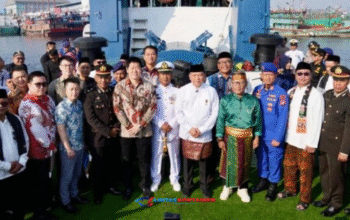 80 Kapal Nelayan Semarakkan HUT ke-80 RI di Pelabuhan Muara Baru