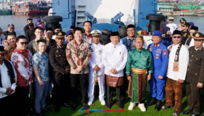 80 Kapal Nelayan Semarakkan HUT ke-80 RI di Pelabuhan Muara Baru