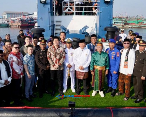 80 Kapal Nelayan Semarakkan HUT ke-80 RI di Pelabuhan Muara Baru