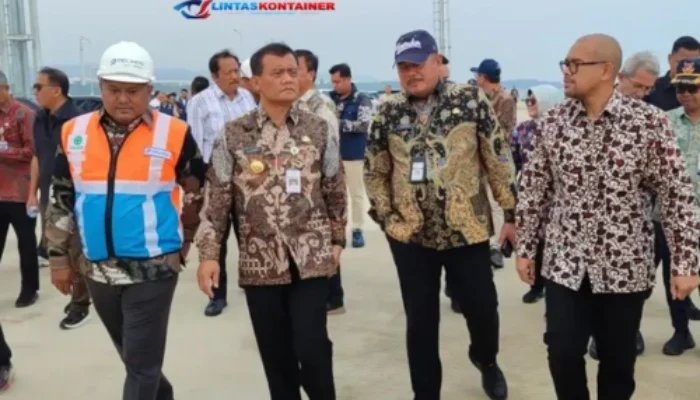 Pelabuhan Batang Mulai Beroperasi, Pangkas Biaya Logistik Industri!