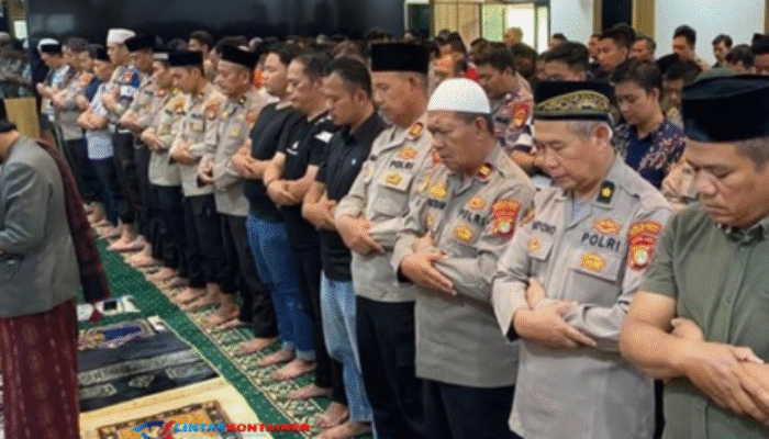 Polres Pelabuhan Tanjung Priok Gelar Salat Gaib, Doakan Driver Ojol Affan Kurniawan