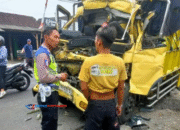 Truk Tabrak Bokong Kontainer di Tempuran Magelang, Sopir Terjepit
