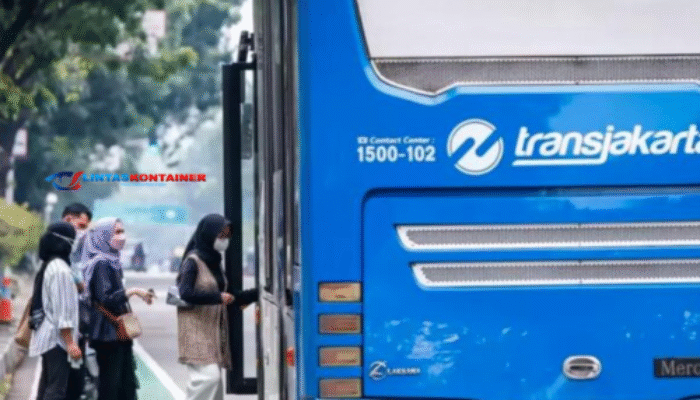 Daftar Rute TransJakarta yang Dialihkan Karena Ada Demo Buruh di DPR